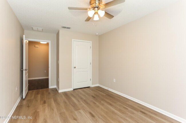 Building Photo - 2438 Sea Palm Ave