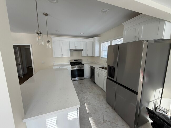 Building Photo - 1767 Hamilton Ave