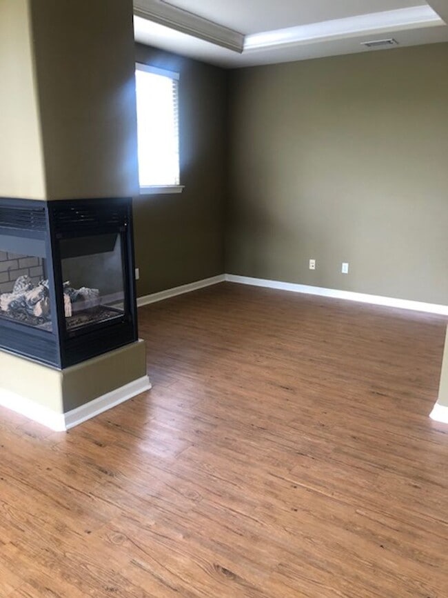 Building Photo - Nice Two Story Home