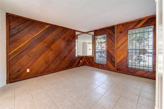 Building Photo - 14633 Perthshire Rd