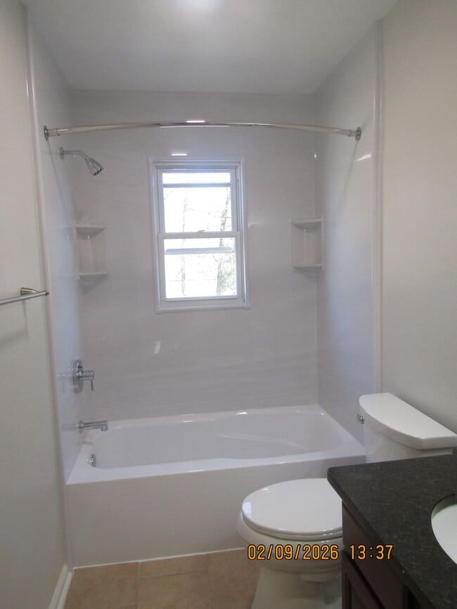 Building Photo - Lake Whitehurst