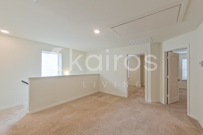 Building Photo - 3958 Turtle Creek