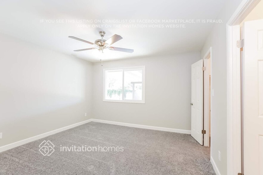 Building Photo - 2047 E Cornell Dr
