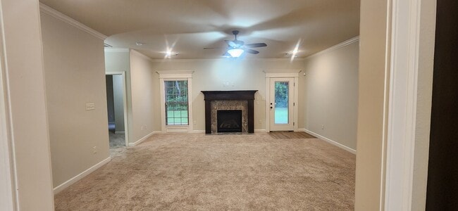 Building Photo - 3120 Plateau Dr