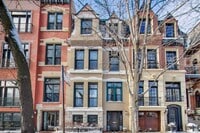 Building Photo - 1402 N La Salle Dr