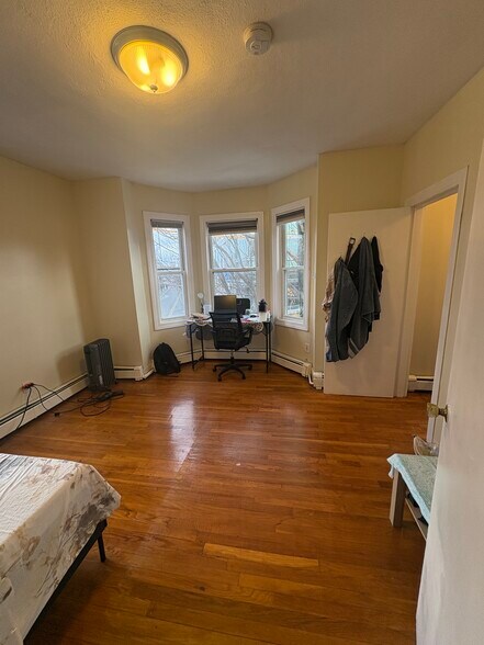 Building Photo - 237 Tremont St