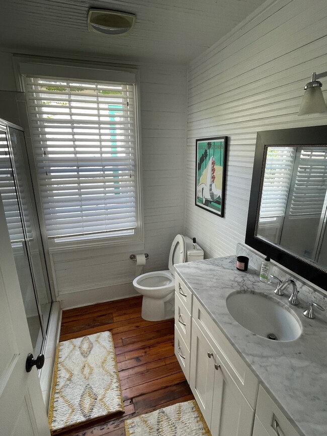 Second/shared bathroom - 116 Nassau St