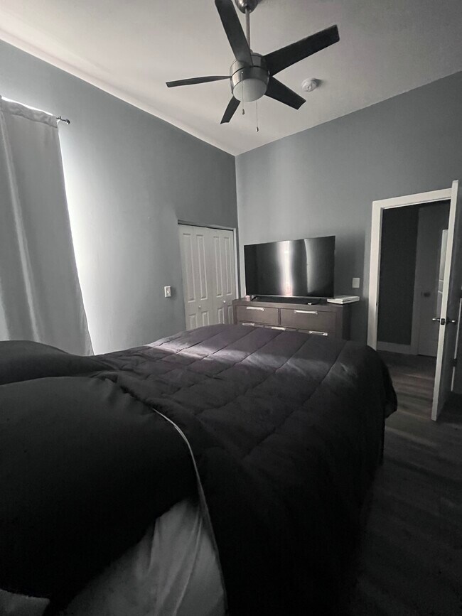 First Floor - 4836 S Michigan Ave