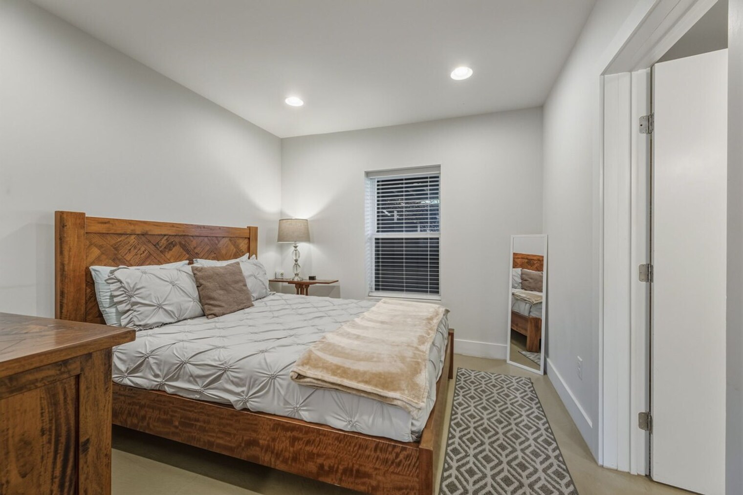 Building Photo - 512 Bouldin Ave