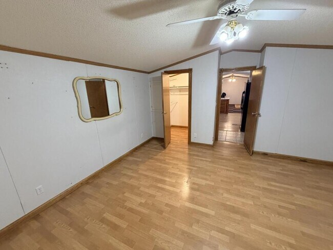 Building Photo - 10880 Hayesville Rd