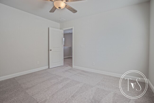 Building Photo - 332 MONTEREY Lp