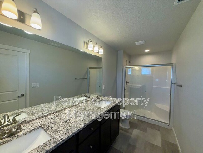 Building Photo - 5839 NE 56th Pl