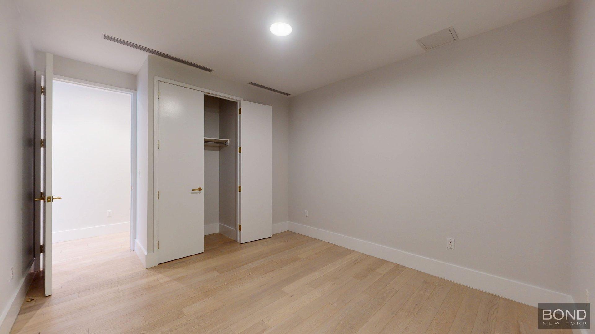 Building Photo - 452 Broome St