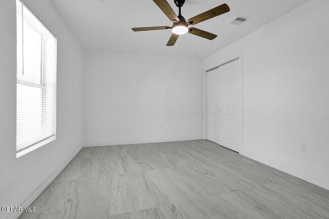 Building Photo - 1107 Myrtle Ave