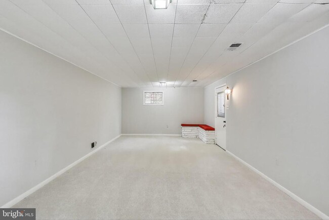 Building Photo - 14207 Gaines Ave