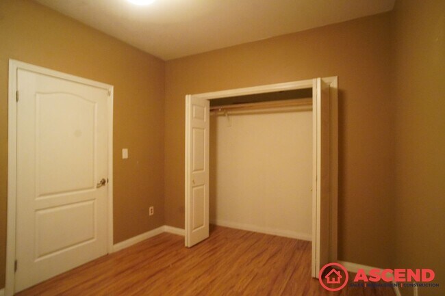 Building Photo - Dreamy Home in Rosedale Area With MIL Suite!