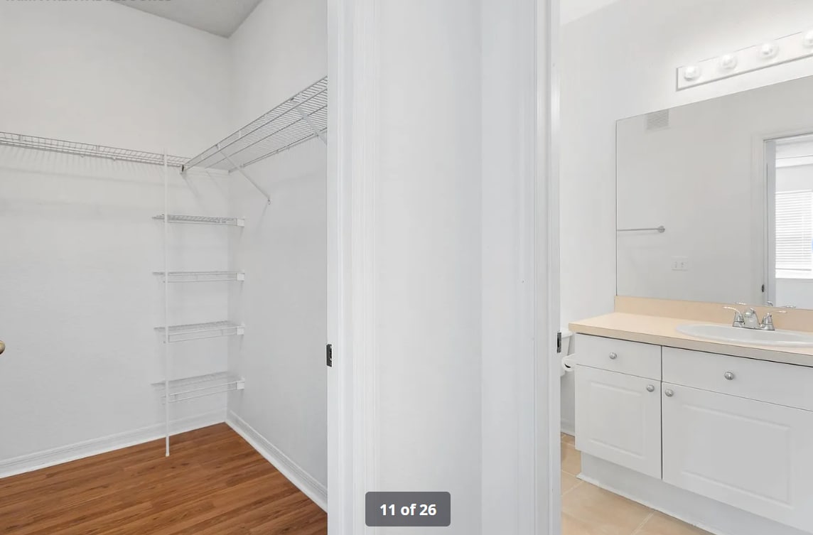 Building Photo - 18001 Richmond Pl Dr