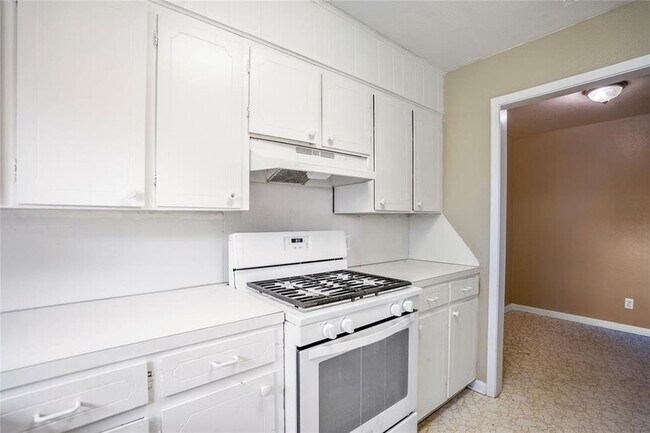 Building Photo - 3532 Midwest Dr