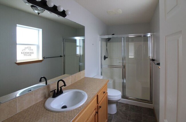 Building Photo - 1677 Foxglove Ave
