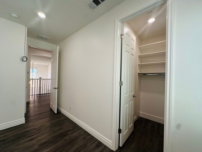 Building Photo - Luxury Estate in Exclusive Gated Community of Orchard Hills