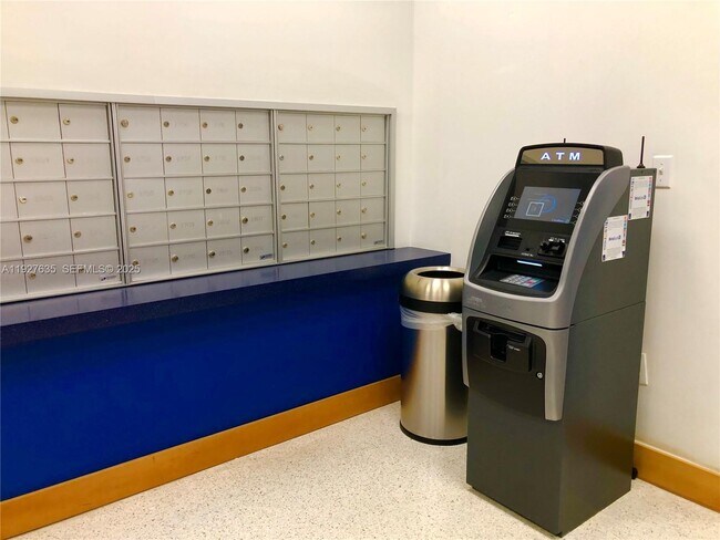 Building Photo - 601 NE 36th St