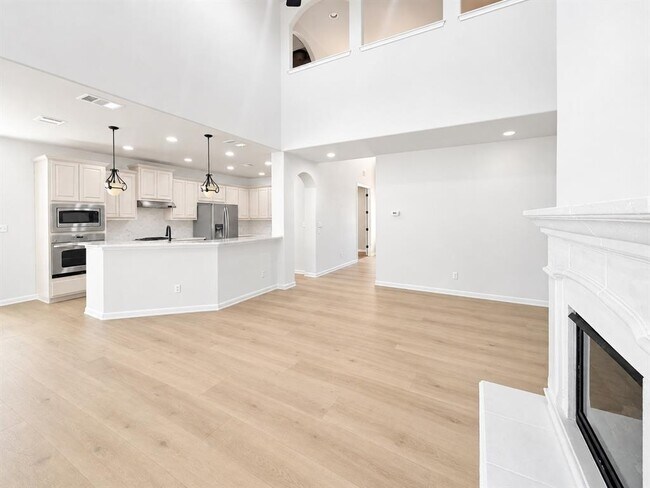 Building Photo - 14312 Senia Bend
