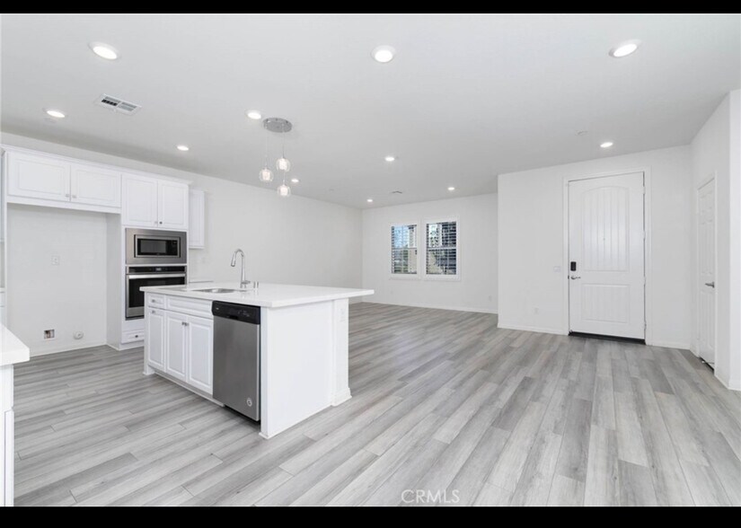 Building Photo - 7453 Jersey St