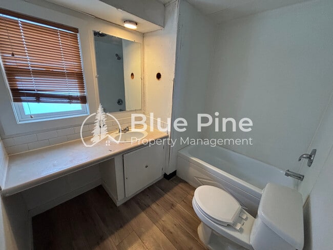 Building Photo - 540 U.S. 26