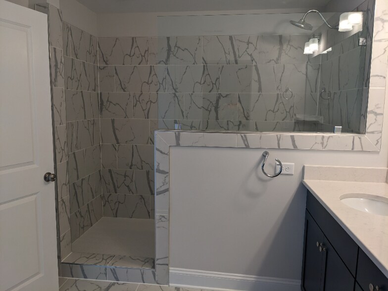 Building Photo - 1001 Canary Pepper Dr