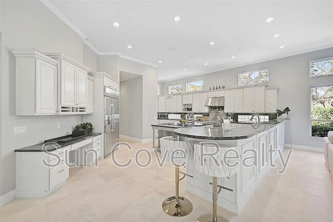 Building Photo - 854 Macewen Dr