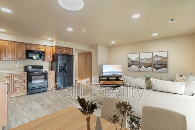 Building Photo - 2714 N Fox Ln