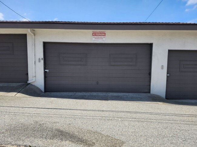 Building Photo - 5259 W Slauson Ave