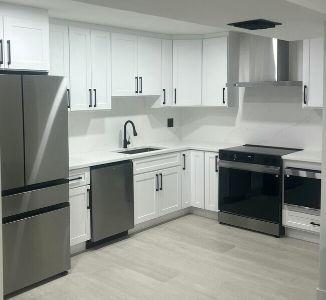 Building Photo - 3010 N Course Dr