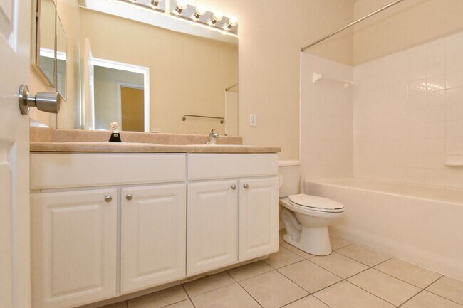 Building Photo - Spacious 2BR/2.5BA Condo in Gated Community w/ Resort-Style Amenities!