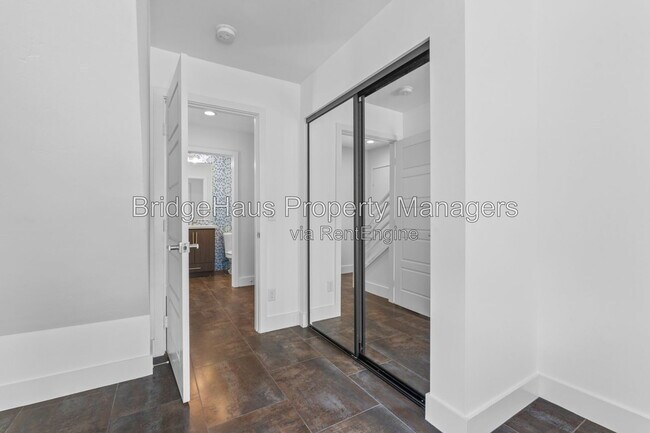 Building Photo - 7857 Inception Way