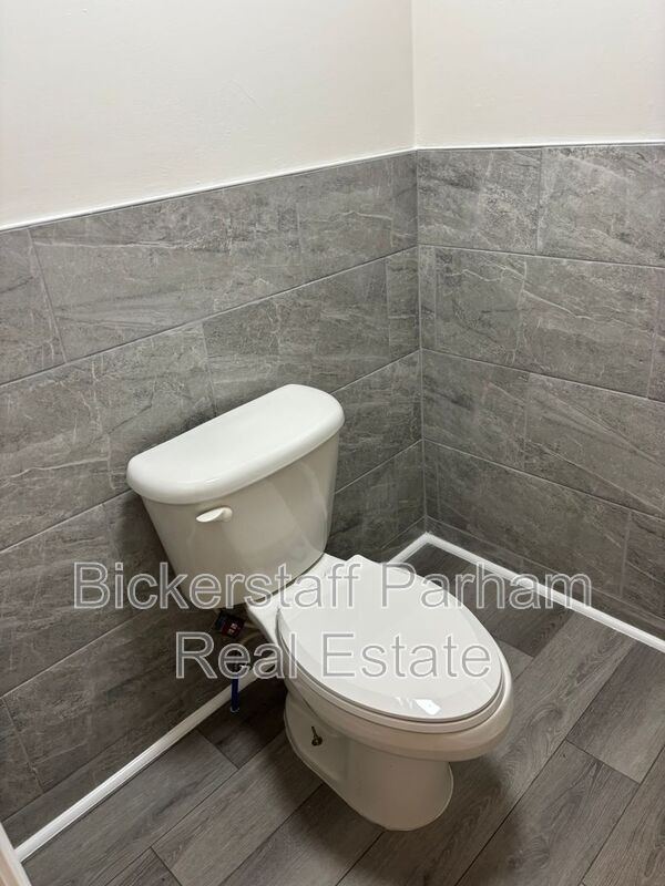 Building Photo - 5410 Kennedy St