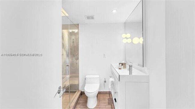 Building Photo - 1100 West Ave