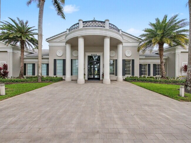 Building Photo - 1204 Oakwater Dr