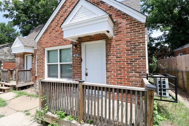 Building Photo - 1705 N Atlanta Duplex