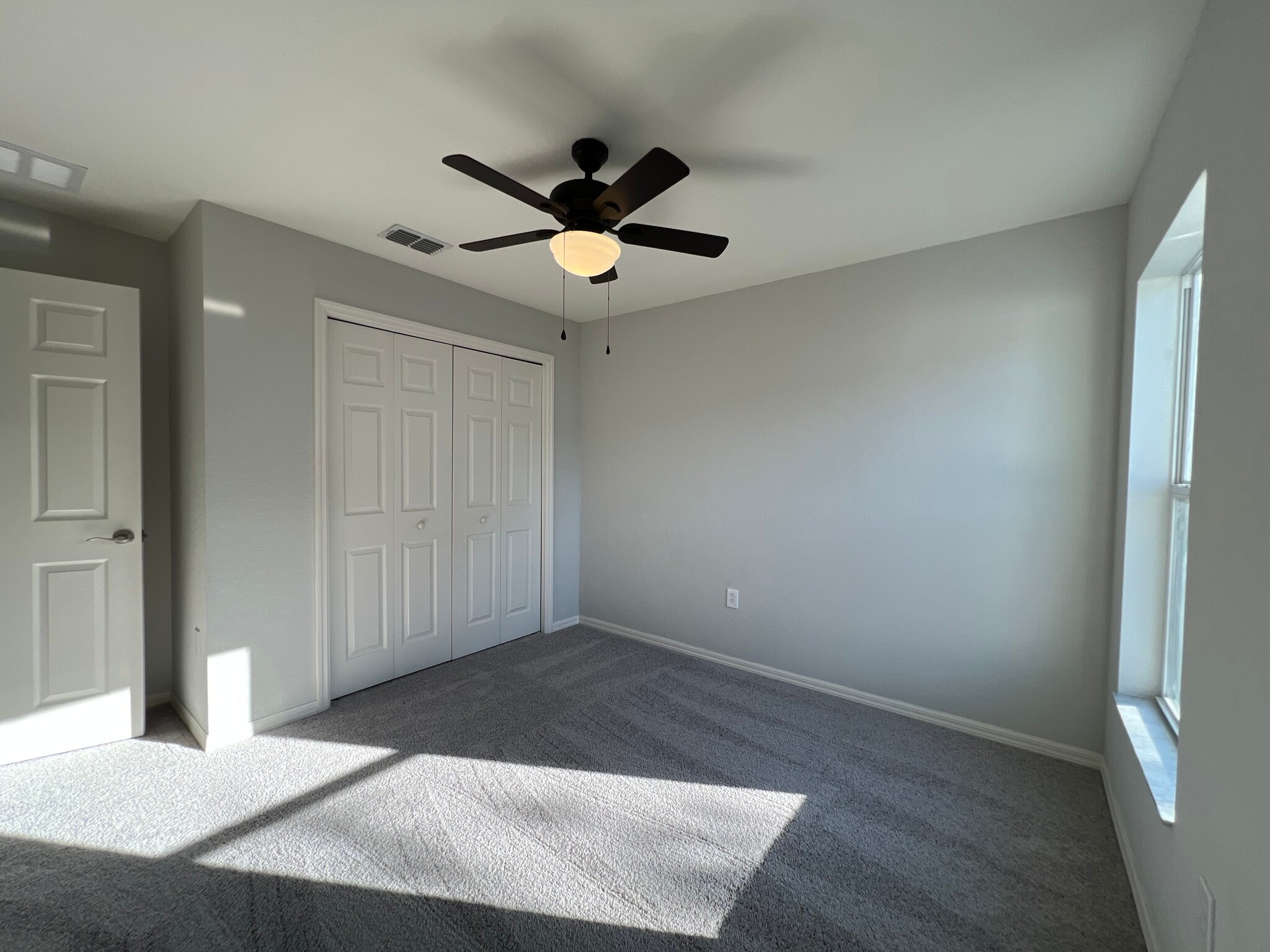 Building Photo - 900 Kingfisher Dr