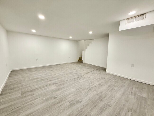 Building Photo - Renovated 2-Bedroom Home with Finished Bas...