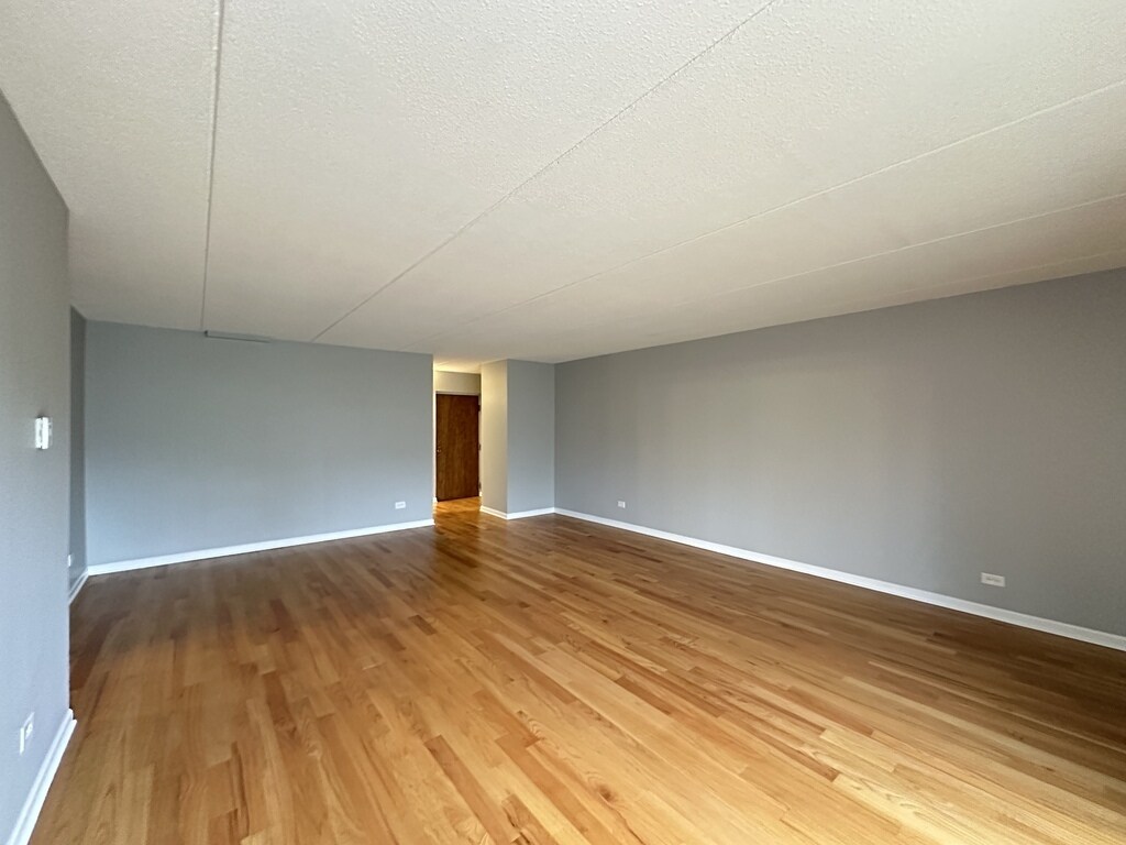 Building Photo - 525 N Quentin Rd