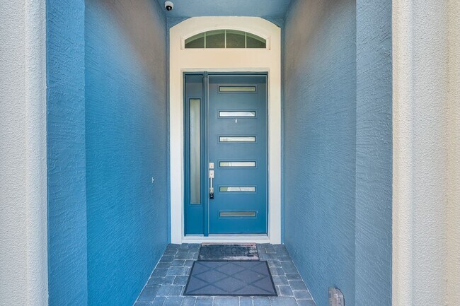 Building Photo - Luxurious Solar Powered 4 Bedroom, 3 Bath Waterfront Home with office & Upgrades Galore!