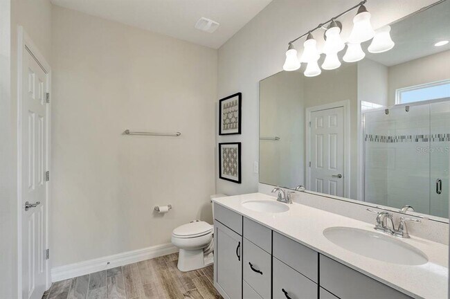 Building Photo - 3459 Current Ave