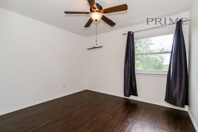 Building Photo - Amazing home ready to move in!