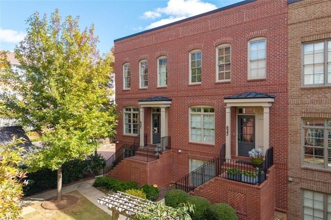 Building Photo - 821 Virginia Park Cir NE