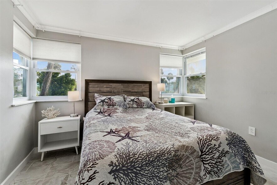 Building Photo - 760 Bohenia Cir S