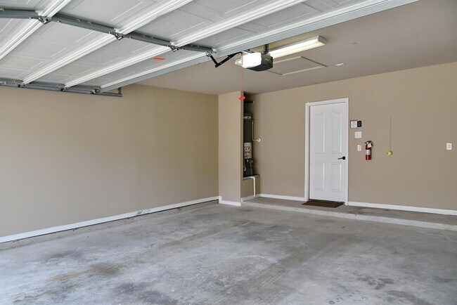 Building Photo - 9242 Solvista Pass Ln