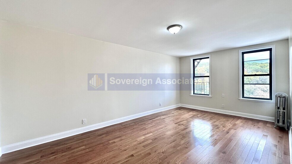 Building Photo - 1803 Riverside Dr