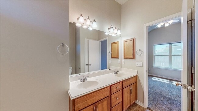 Building Photo - 1000 Windmeadows Dr